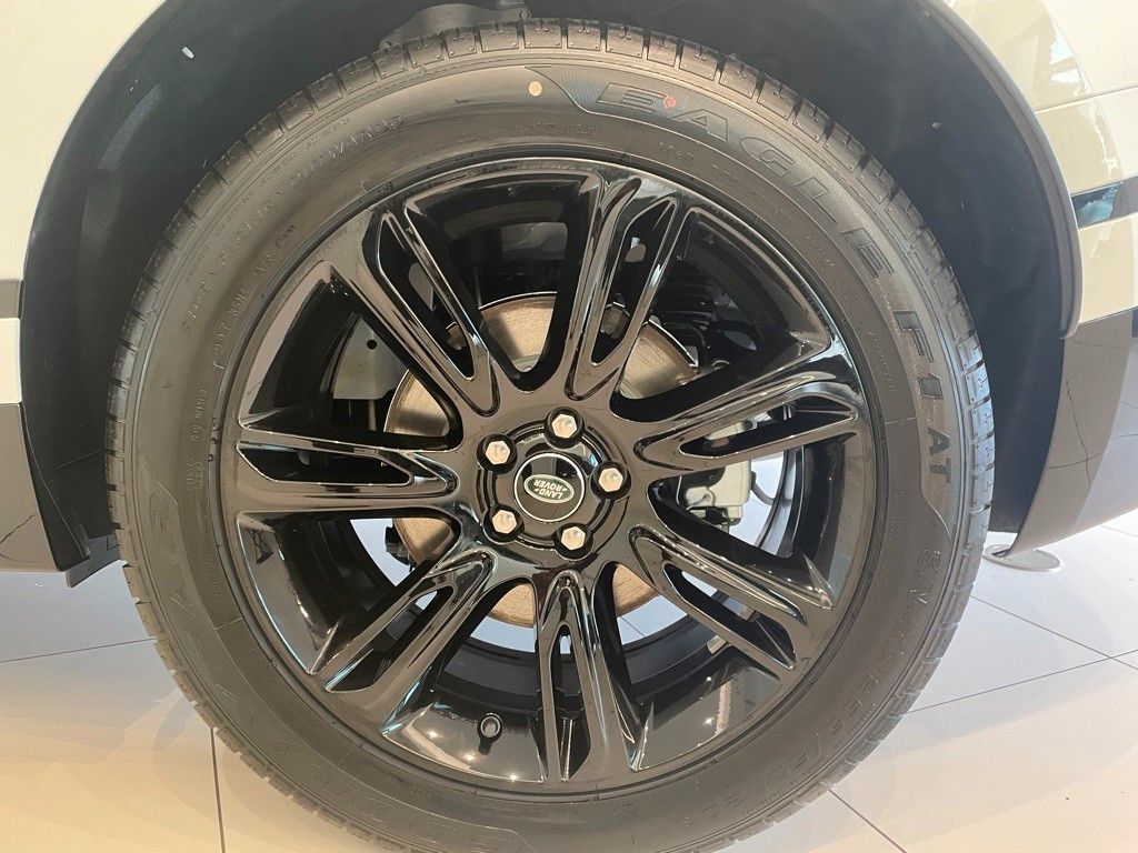 Fahrzeugabbildung Land Rover Range Rover Velar D200 R-Dynamic SE mit AHK