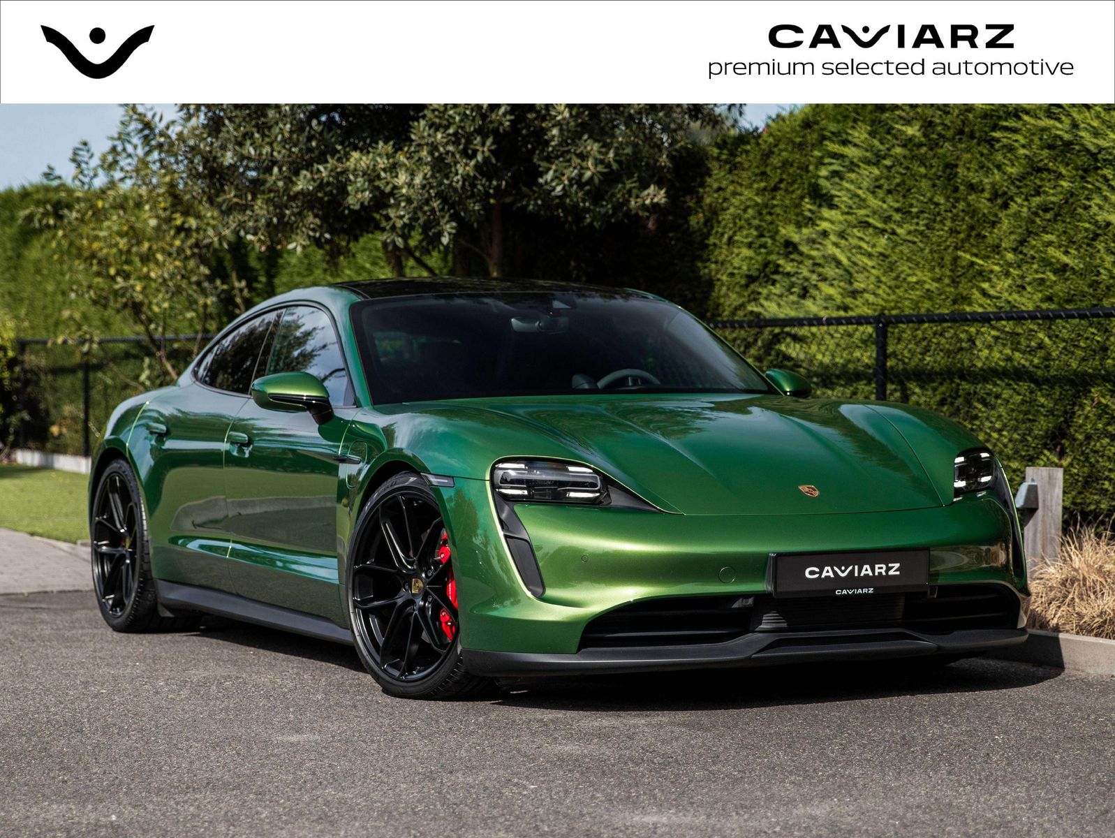 Porsche Taycan 4S - MAMBA GREEN METALLIC AIR/21 /PANO/CH