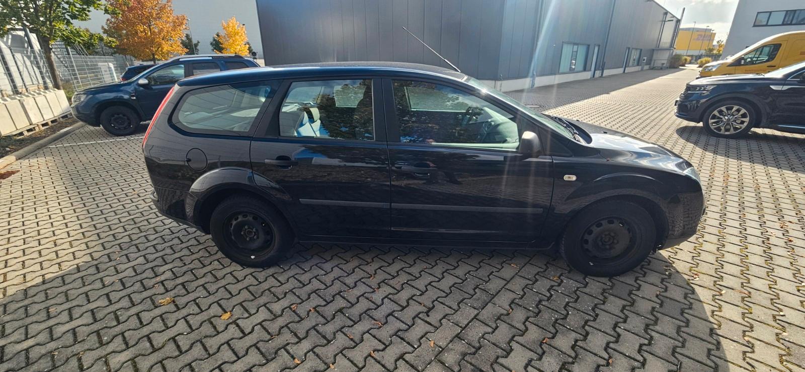 Ford Focus 2006 — photo 10