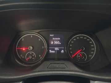 Volkswagen T6 Transporter - 11