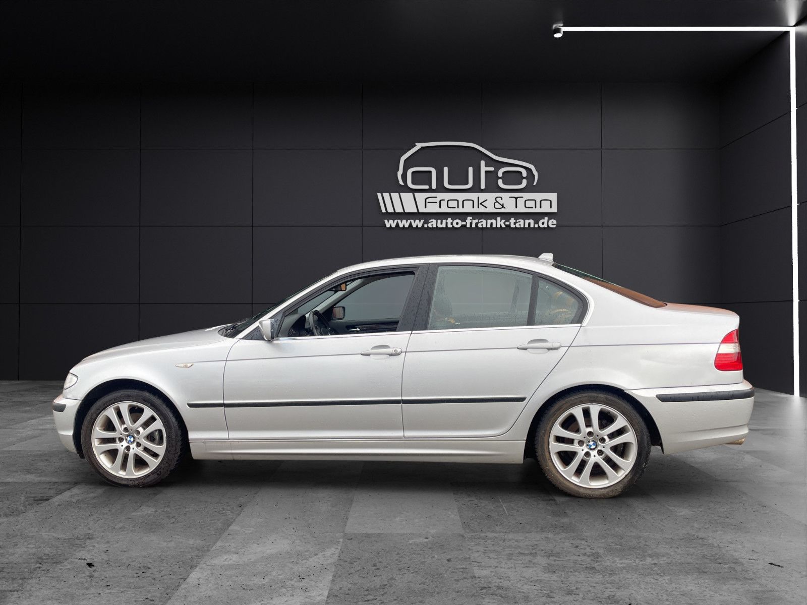 Fahrzeugabbildung BMW 320 Lim. Navi*Xenon*Shzg*Klimaauto