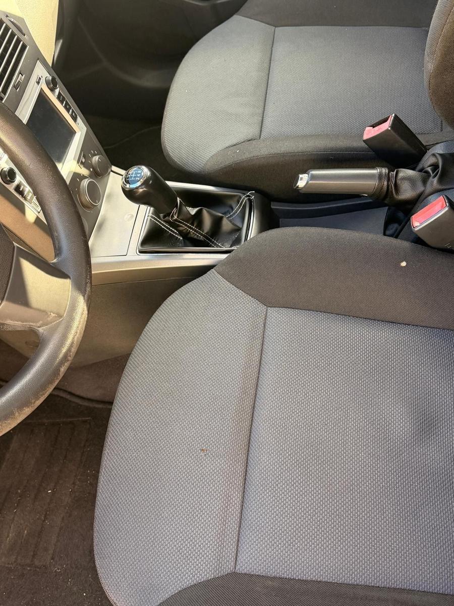 Opel Astra 2005 — photo 8