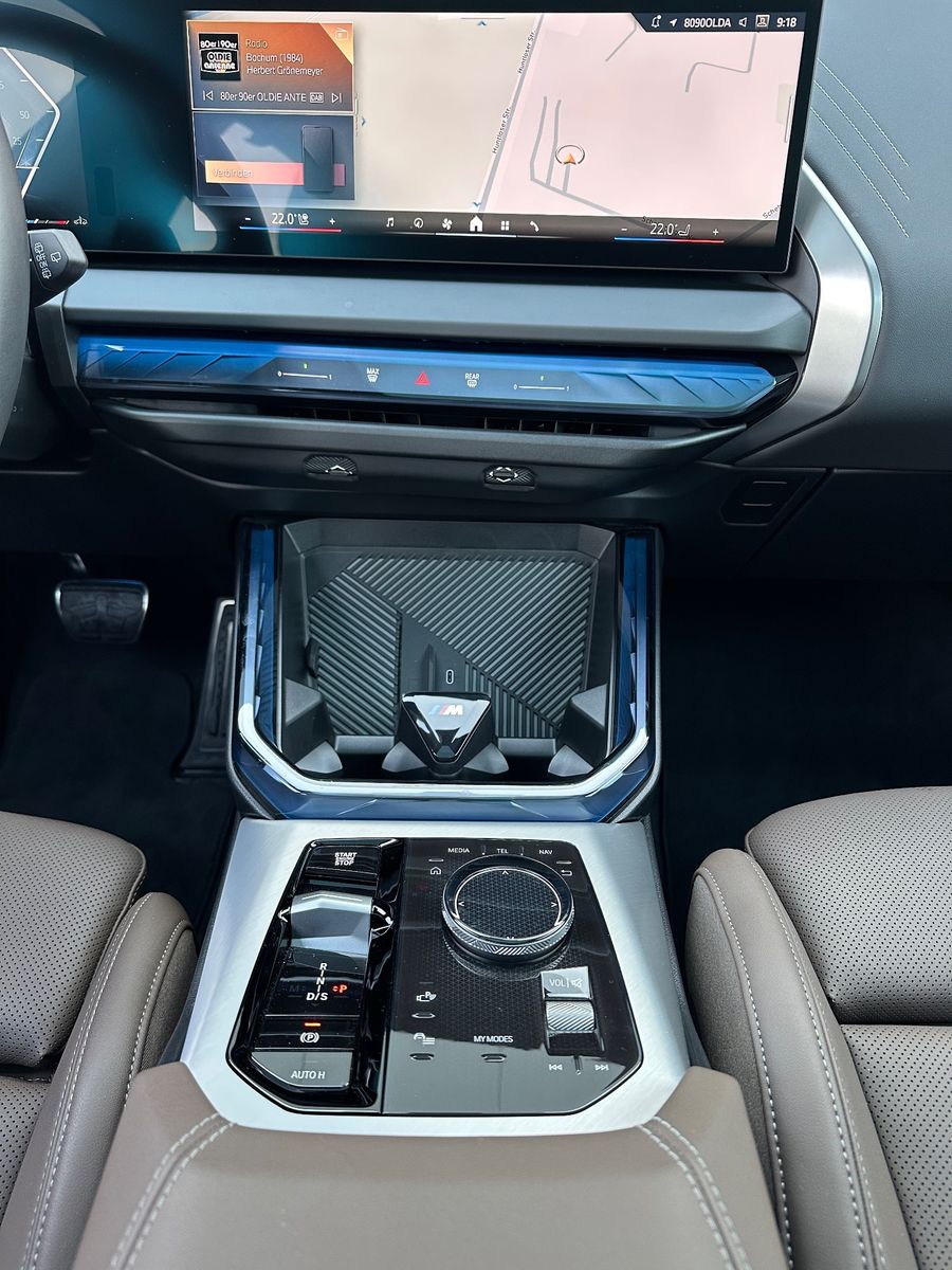 Fahrzeugabbildung BMW X3 40d xDrive M-Sport NAV+LED+PANO+AHK+STHZG