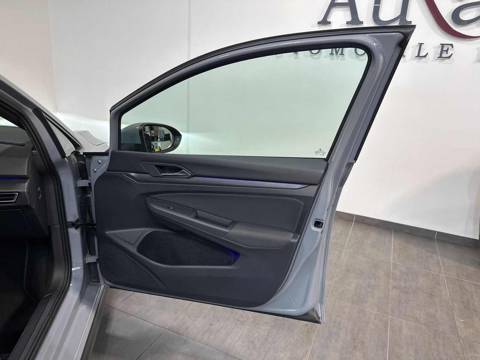 Fahrzeugabbildung Volkswagen Golf 2.0 TSI OPF GTI NAV+LED+KAM+SHZ+KEYLESS