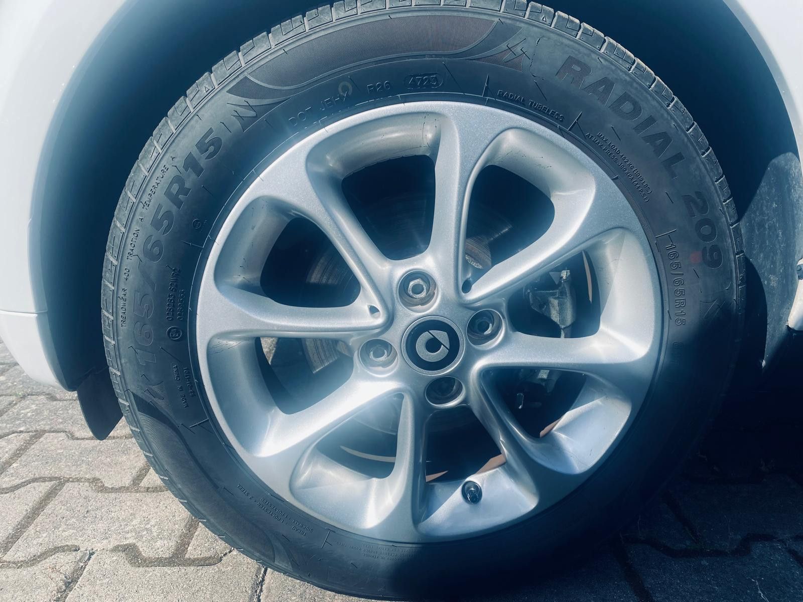 Fahrzeugabbildung Smart ForTwo electric drive 60KW GEPFLEGT+TEMP+MFL+LM