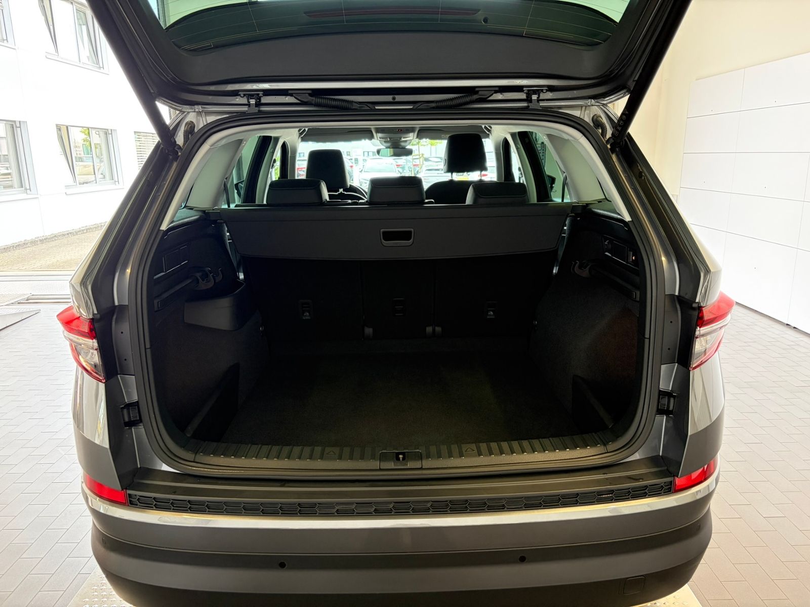 Fahrzeugabbildung SKODA Kodiaq FL Style 1.5 TSI DSG *AHK,LED,ACC,19"-LM*