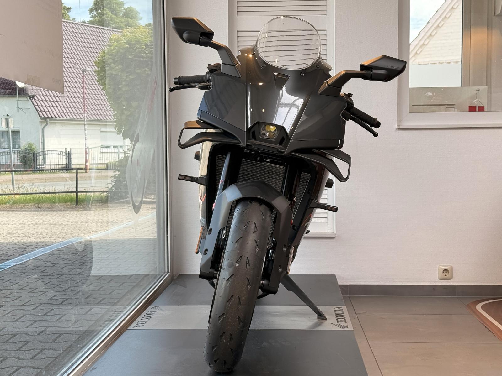 KTM 990 RC R Lieferung Bundesweit!