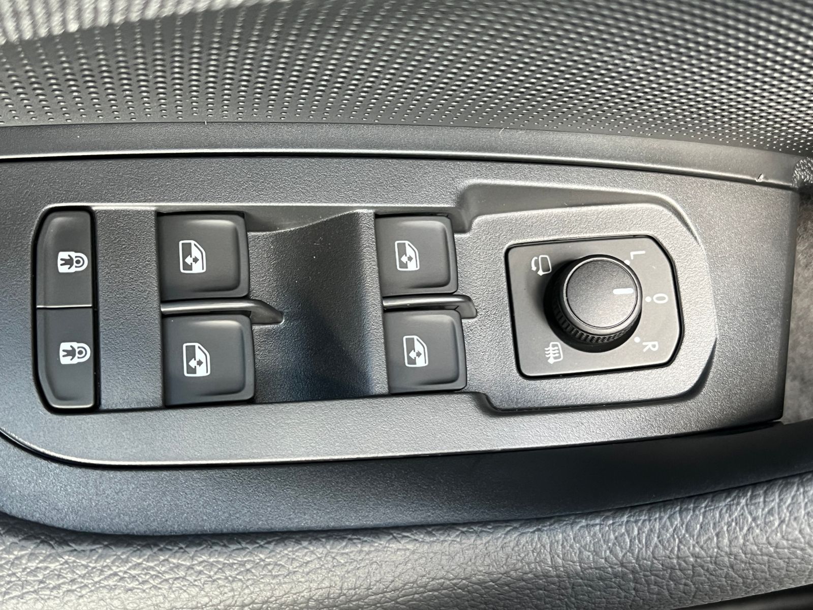 Fahrzeugabbildung SKODA Kodiaq Selection 2.0 TDI DSG *AHK, Kamera, Navi*