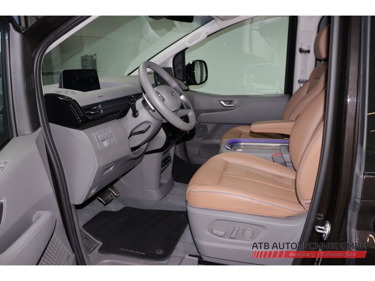 Fahrzeugabbildung Hyundai STARIA Signature 7-Sitzer 2.2 CRDi 7-Sitzer AHK