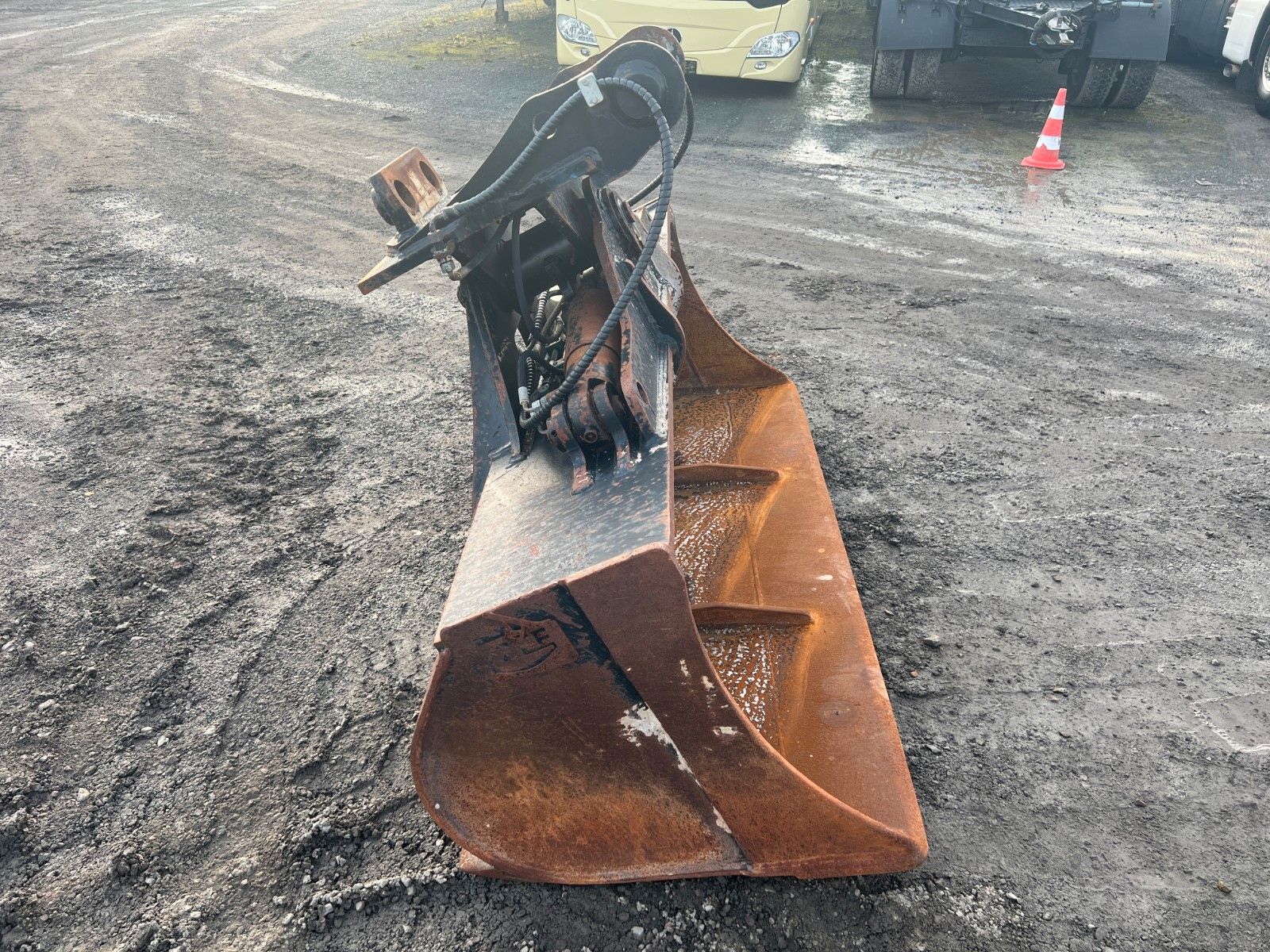 Fahrzeugabbildung Andere ZFE hydraulischer Grabenräumlöffel / MS21 / 2021