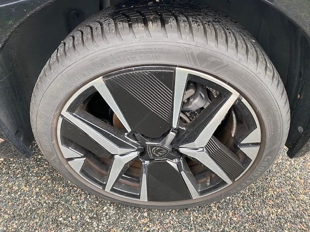 Fahrzeugabbildung Peugeot 208 GT MildHybrid 145 e-DSC6