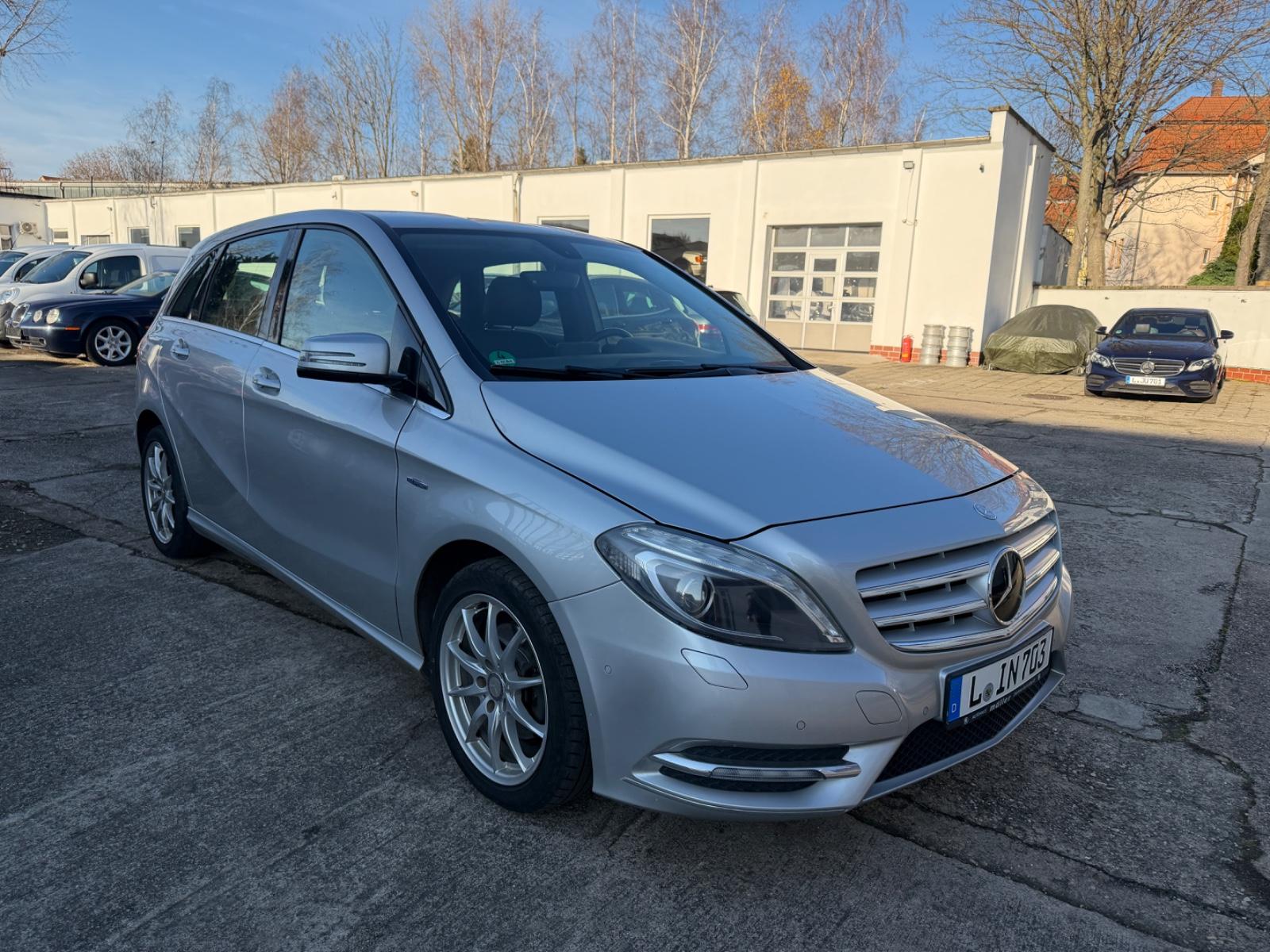 Mercedes-Benz B 200, Automatik, Leder, TÜV