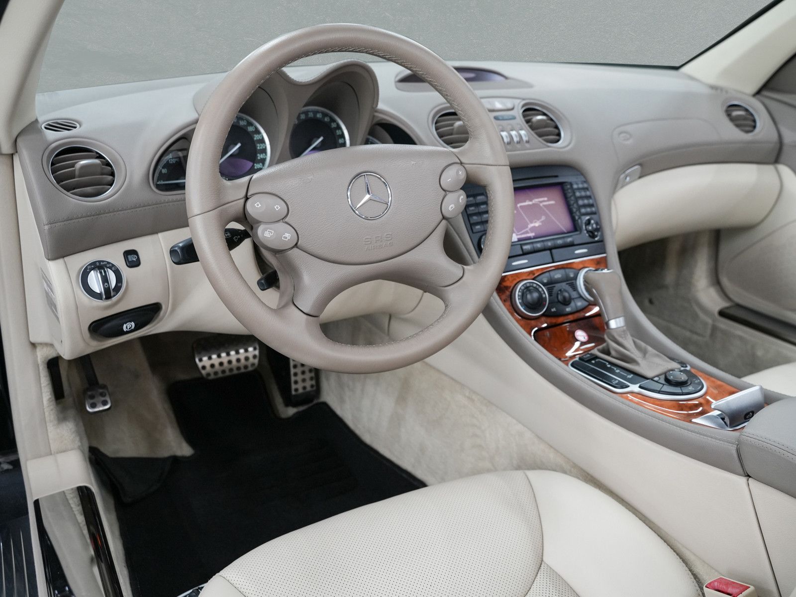 Fahrzeugabbildung Mercedes-Benz SL 350 - im sehr gepflegten Zustand