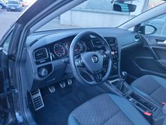 Fahrzeugabbildung Volkswagen Golf VII Variant 1.0 TSI IQ.DRIVE NAVI SHZ ACC P