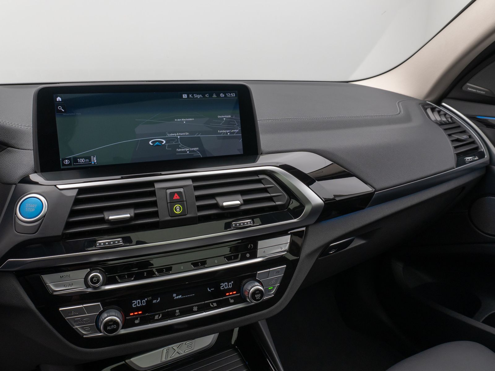 Fahrzeugabbildung BMW iX3 Impressive 360°HUD DAB H/K Komfort 20Zoll