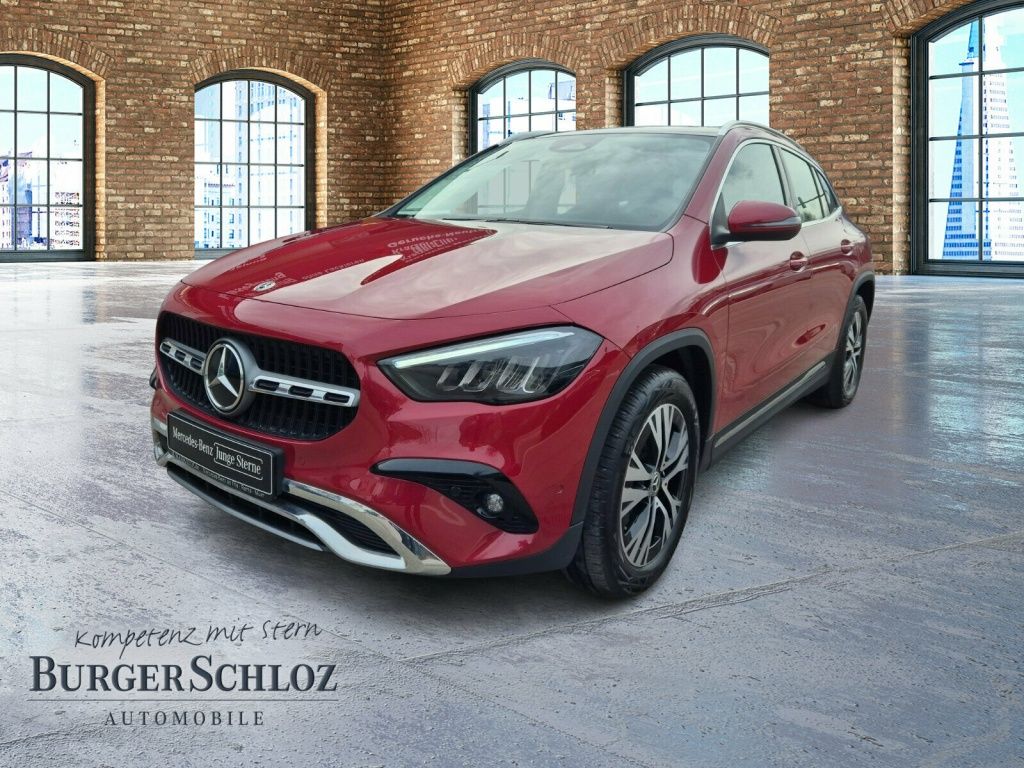 MERCEDES-BENZ GLA 220 d 4M AHK/PANO/LED/KAMERA/NAVI