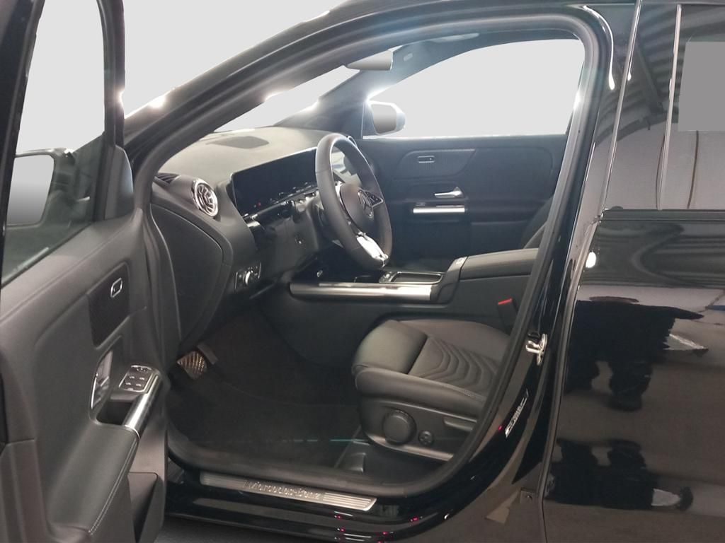 Fahrzeugabbildung Mercedes-Benz GLA 200 AHK*Distronic*Sound*LED*Sitzhzg*Kamera*
