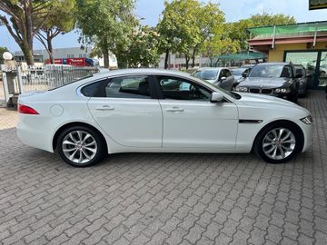 Jaguar XF - 5