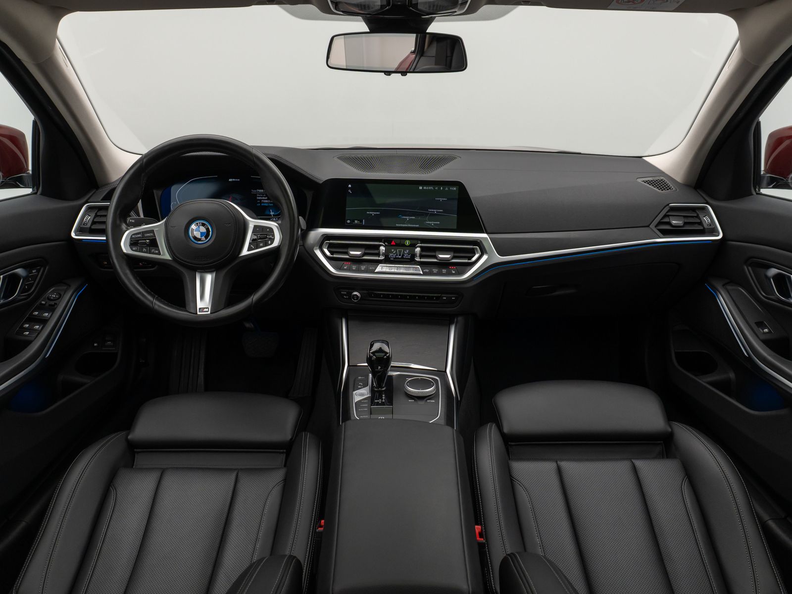 Fahrzeugabbildung BMW 320e Luxury Line Panorama Kamera DAB AHK Alarm
