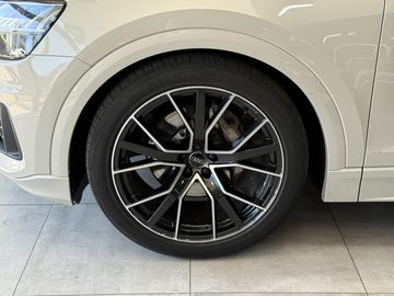 Audi Q8 - 8