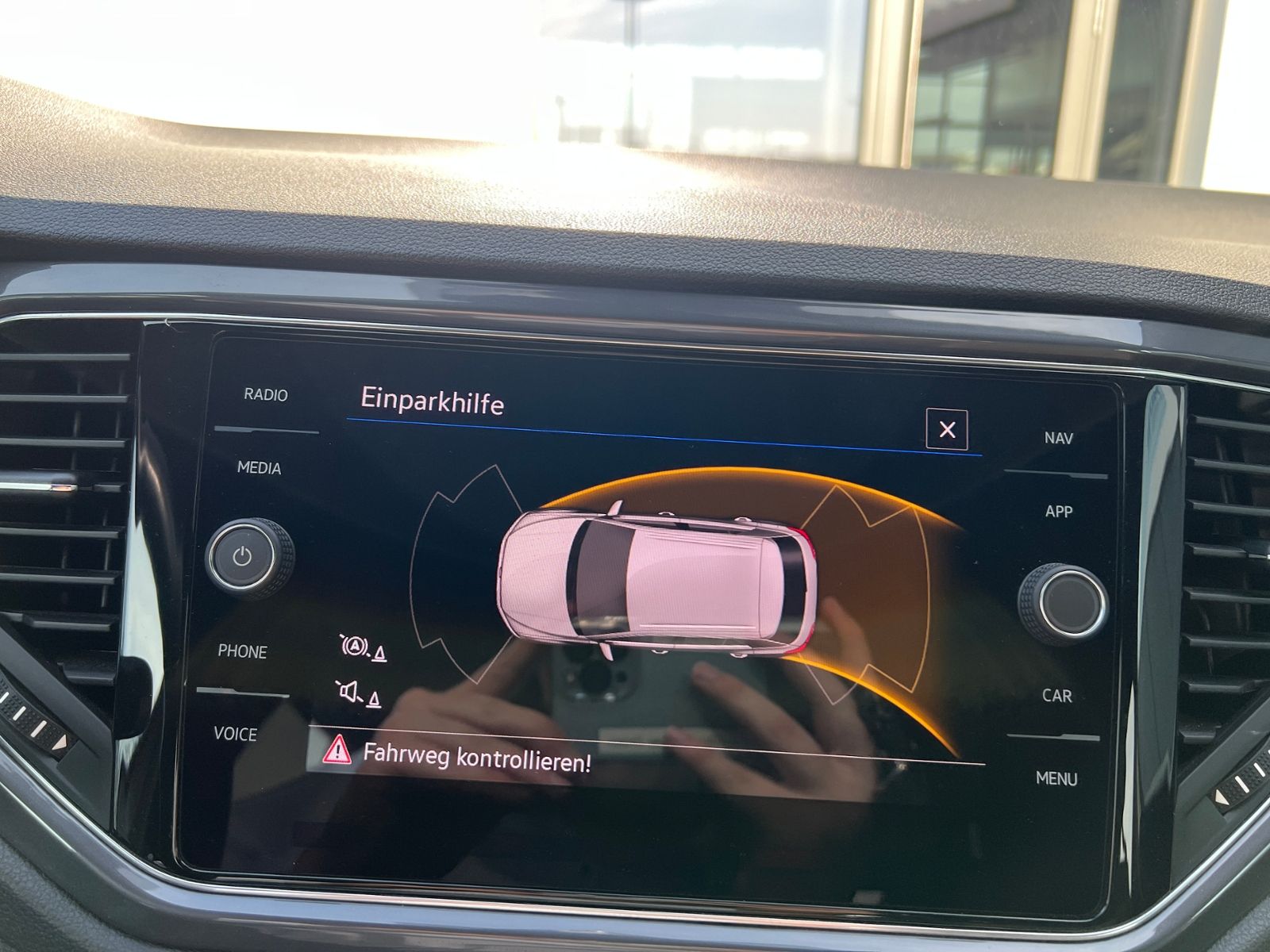 Fahrzeugabbildung Volkswagen T-Roc Sport 1.5 TSI DSG