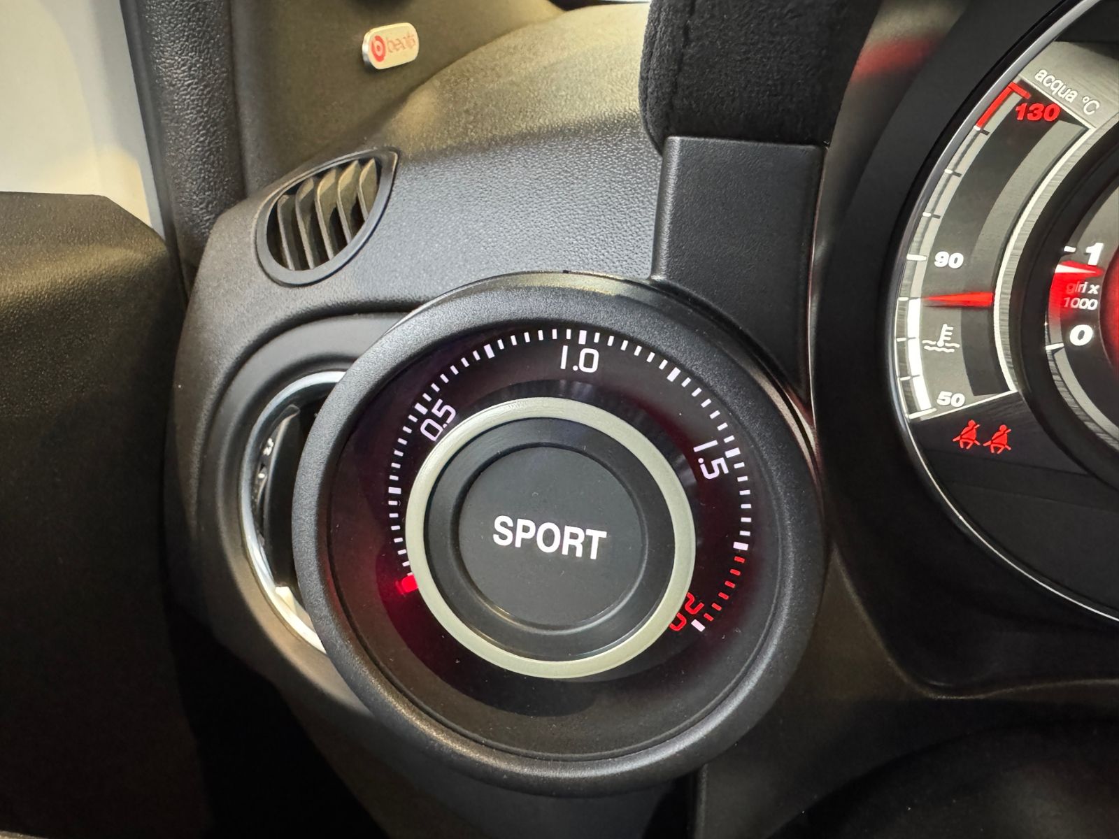 Fahrzeugabbildung Abarth 695C Turismo BEATS NAV DAB LEDER PDC ALU