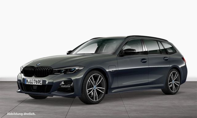 BMW 330e xDrive Touring