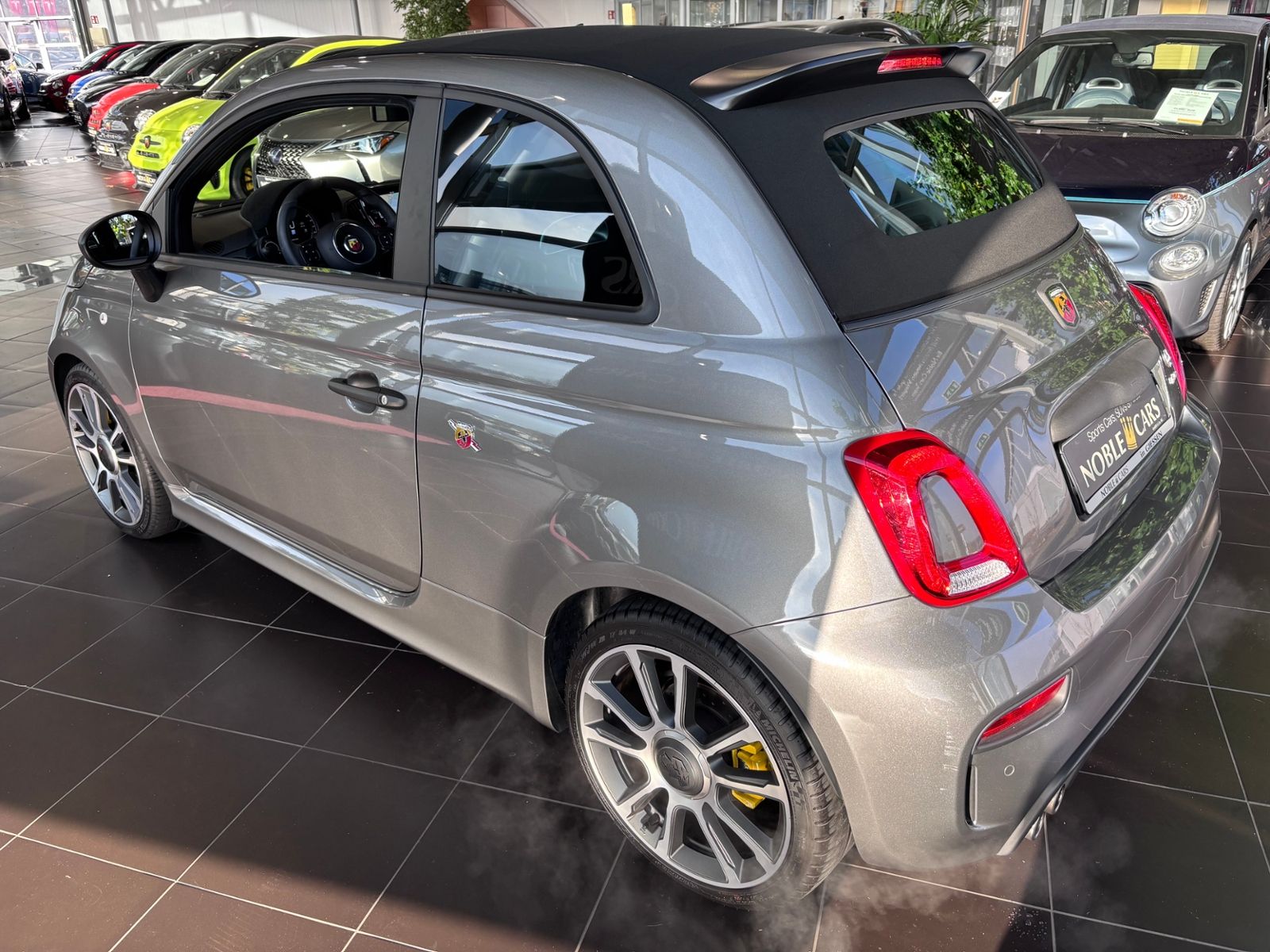 Fahrzeugabbildung Abarth 695C Automatik KLIMA NAV BEATS LEDER SHZ