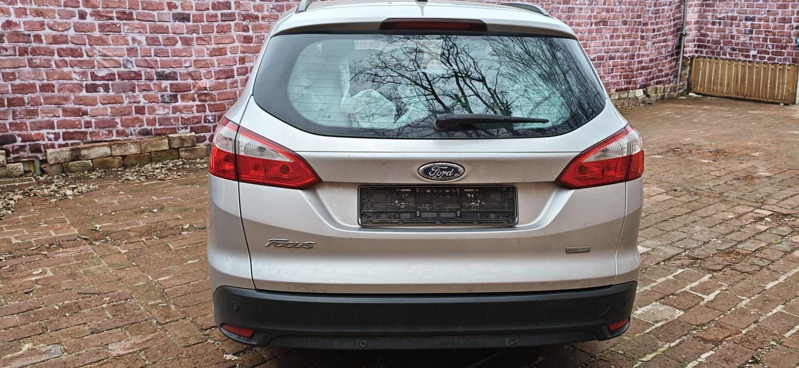 Ford Focus 2013 — photo 10