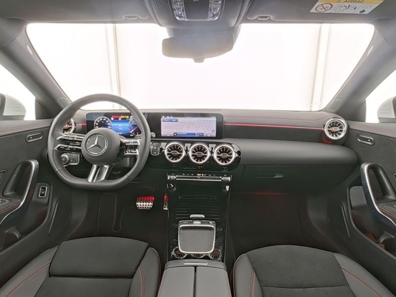 Mercedes-Benz CLA 200 d AMG Rückfahrkamera Ambiente LED Spurha imagem 3