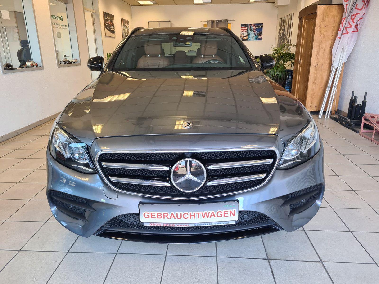 Fahrzeugabbildung Mercedes-Benz E 400 T-Modell 4Matic/ Multibeam / AHK / AMG