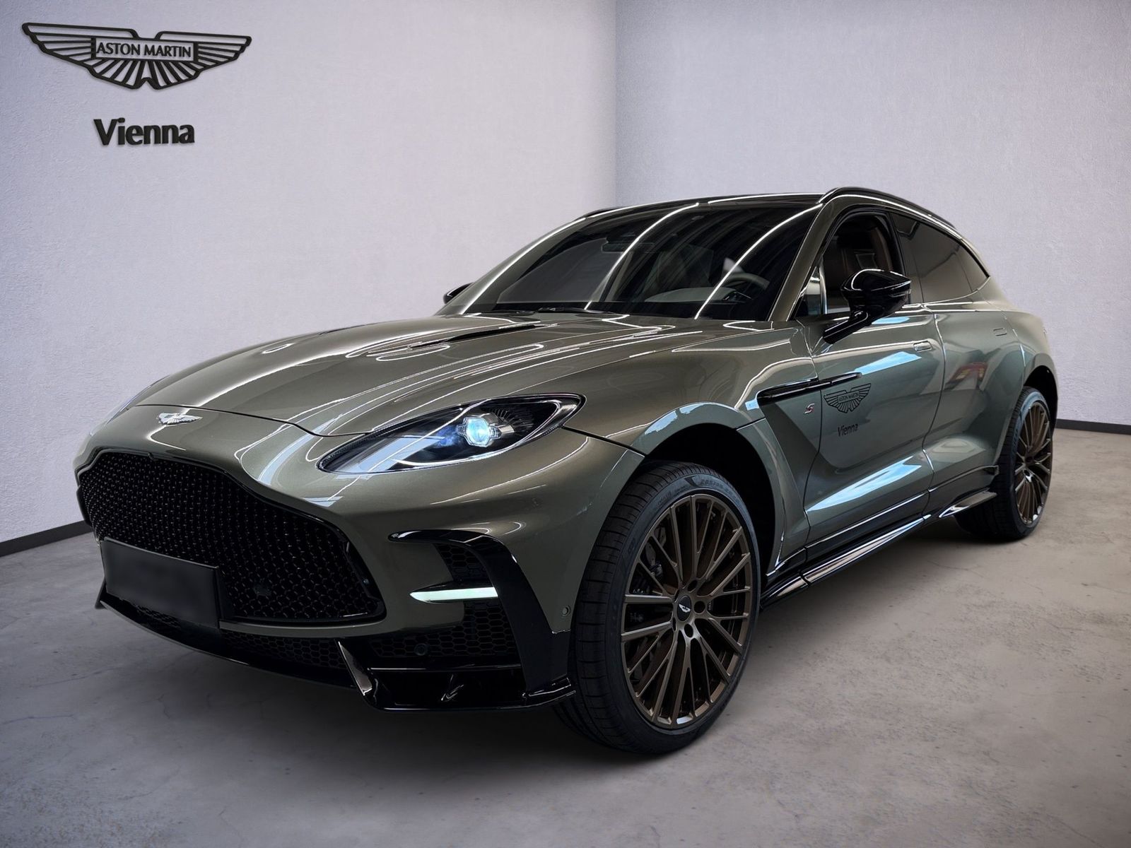 Aston Martin DBX S | Titanium Grey | PANO | 23"
