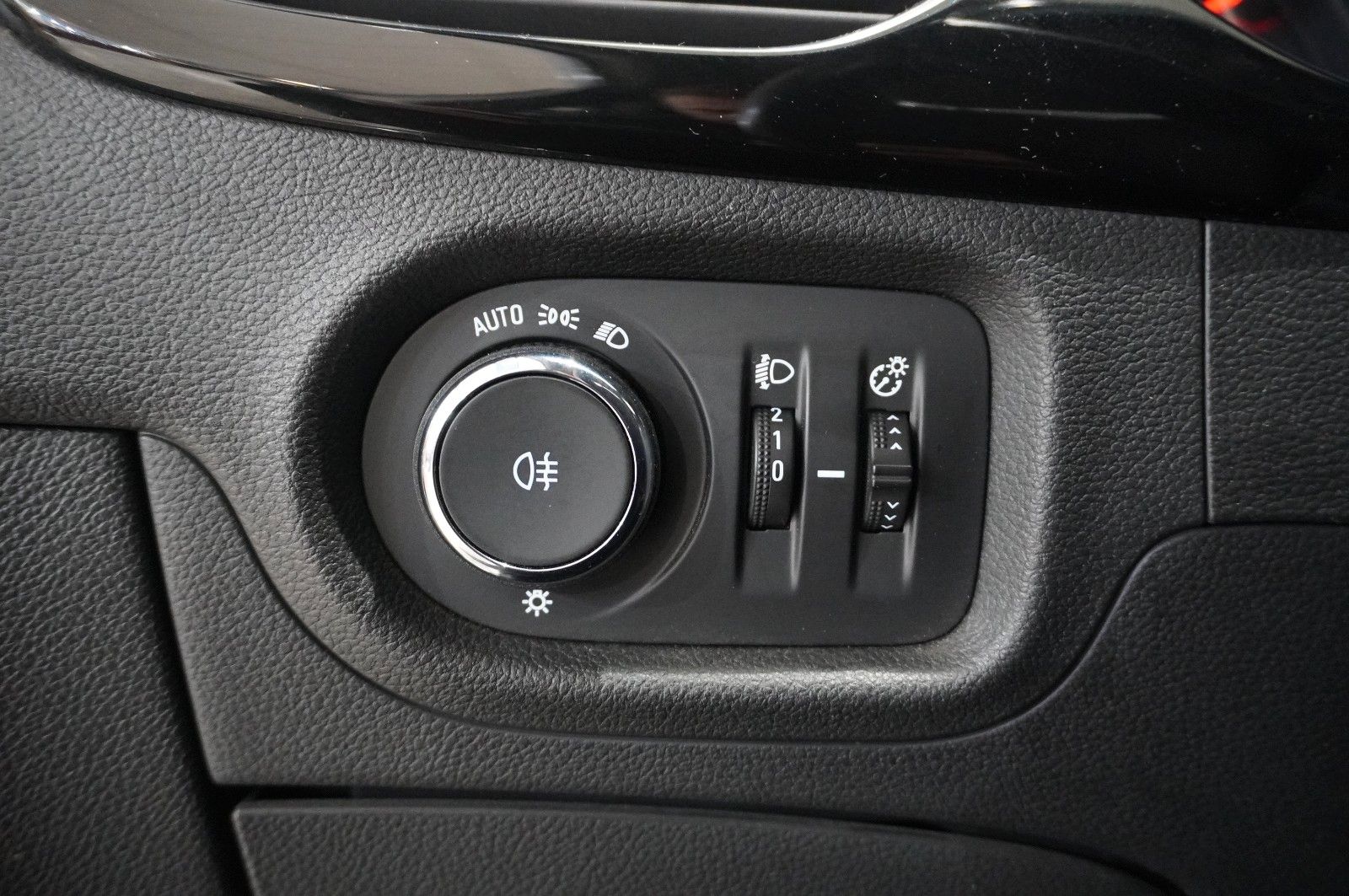 Fahrzeugabbildung Opel Astra K ST 1.5D ELEGANCE  LED/NAVI/PDC/KAM/ALU