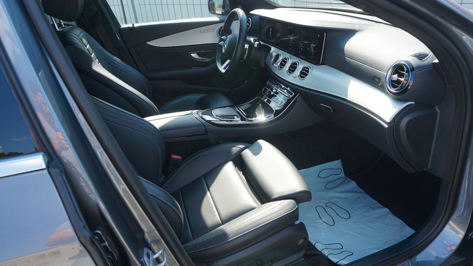 Fahrzeugabbildung Mercedes-Benz E 450 E T-Modell E 450 4Matic, AMG Line, Kamera