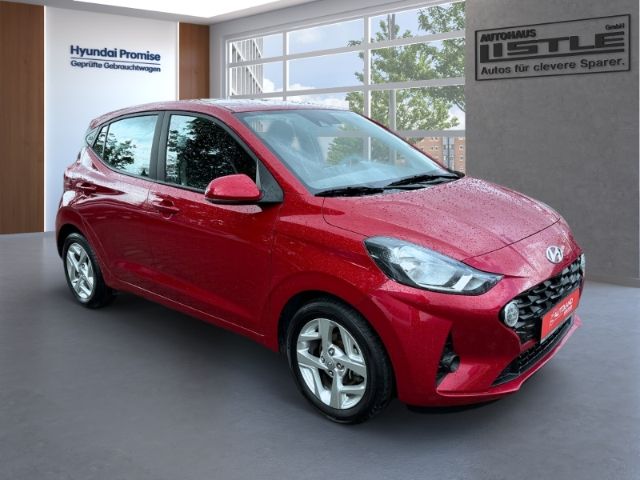 Fahrzeugabbildung Hyundai i10 Apple CarPlay Android Auto DAB Spurhalteass.