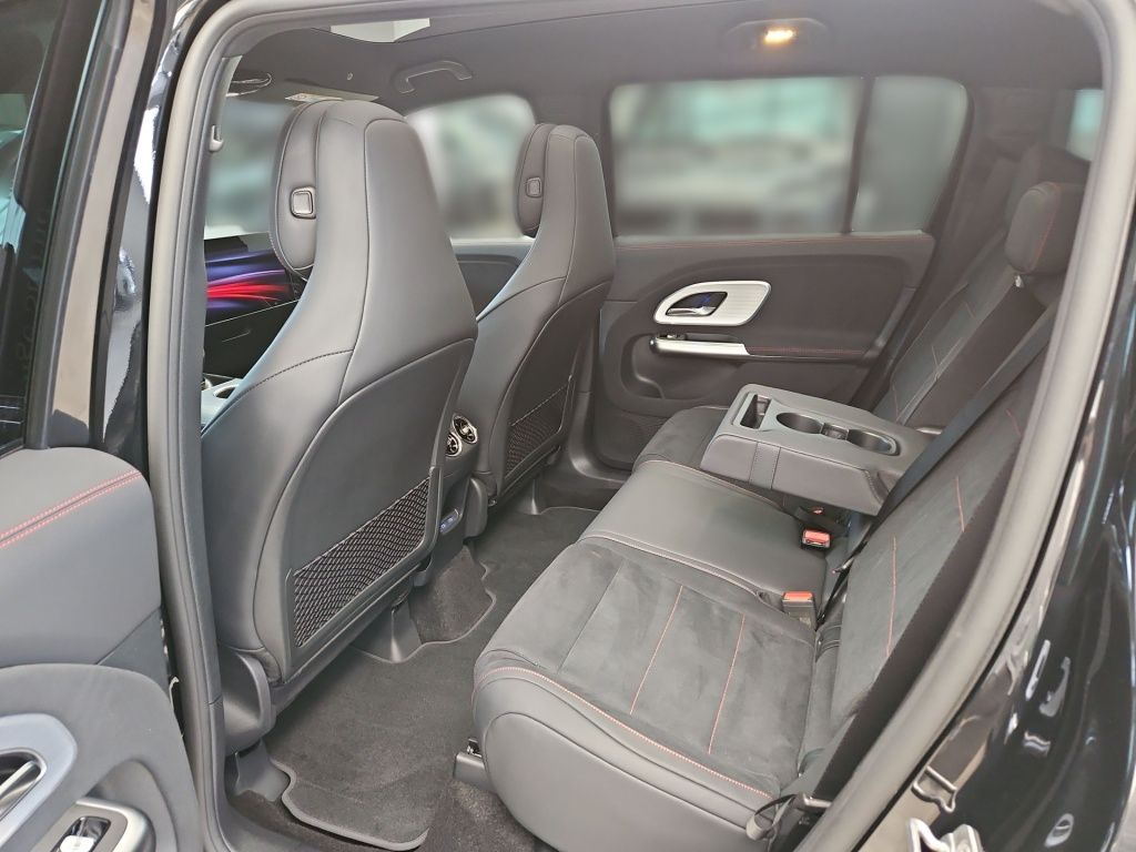 Fahrzeugabbildung Mercedes-Benz GLB 250+ mit EQ Technologie +AHK+DynLicht+Pano+