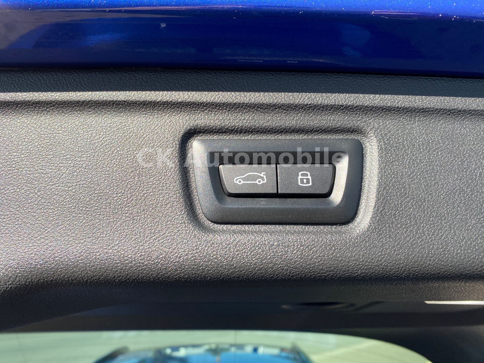 Fahrzeugabbildung BMW 320d xDrive Touring M-Sport/Navi/LED/ACC/360°Kam