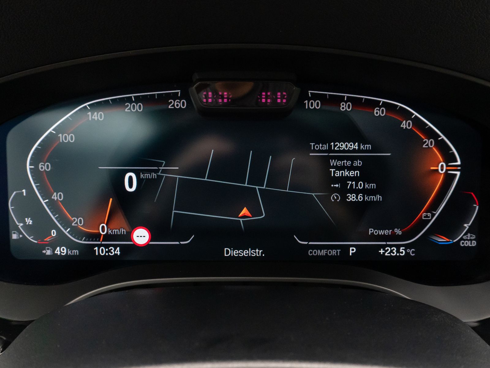 Fahrzeugabbildung BMW 540i xD Luxury Line ACC DispKey DAB Panorama HUD