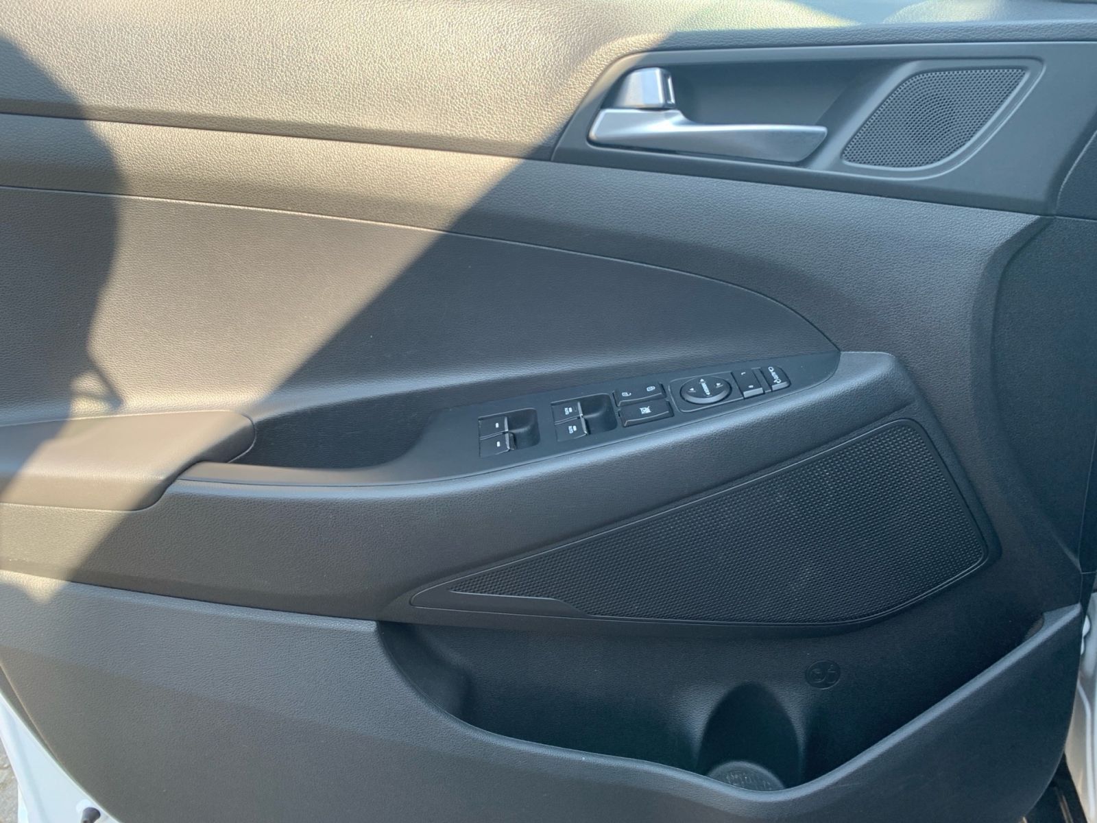 Fahrzeugabbildung Hyundai TUCSON 1.6 Advantage Navi 8xbereift