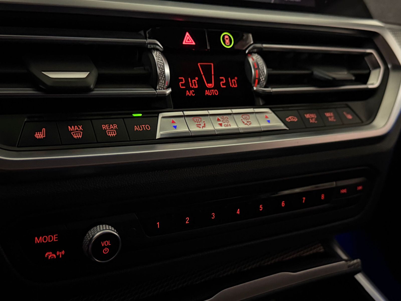 Fahrzeugabbildung BMW 330 i Lim. M SPORT/LED/VRTL COCKPIT/AMBIENTE