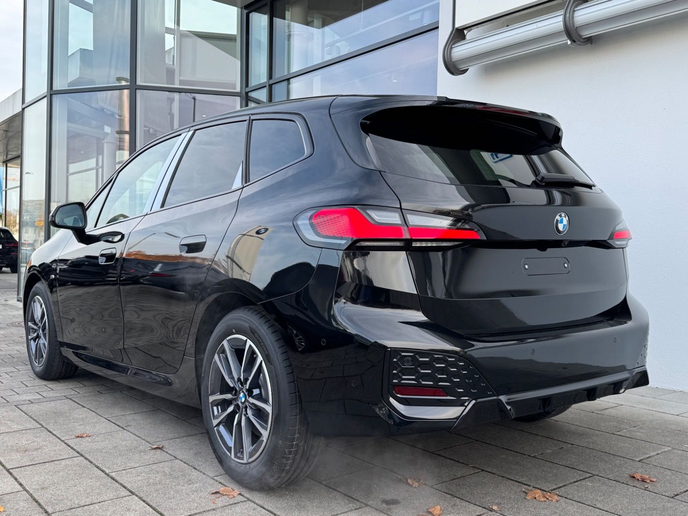 Fahrzeugabbildung BMW 223i Active Tourer M-Sportpaket PremiumPaket