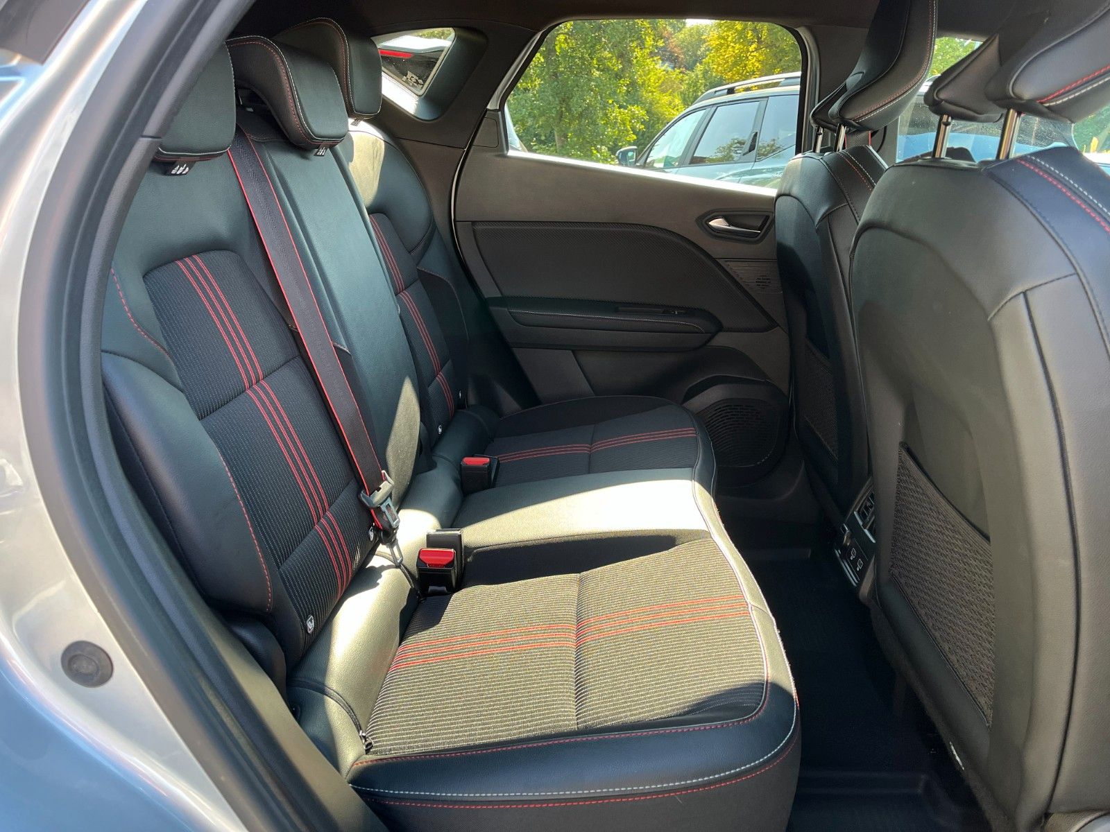 Fahrzeugabbildung Renault Captur II R.S. Line "AUTOMATIK"