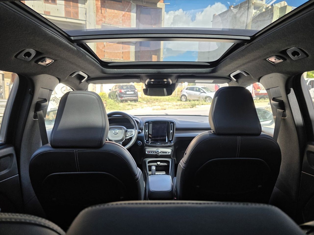 Volvo XC40 T3 Geartronic R-design imagem 3