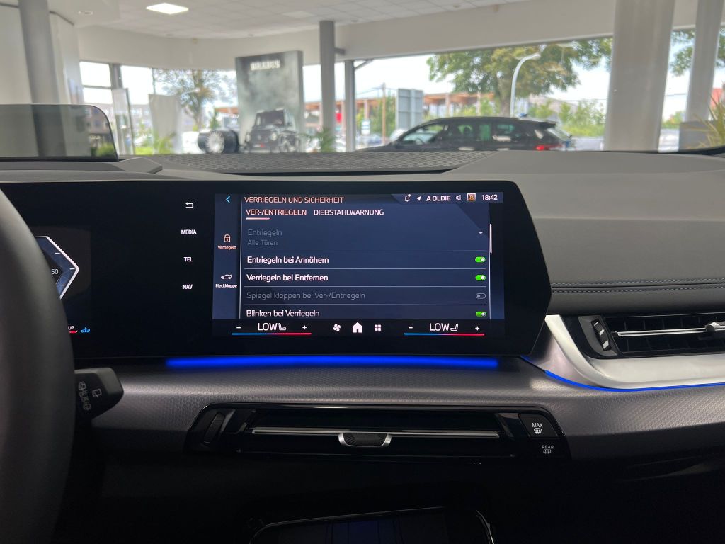 BMW 223 Active Tourer d xDrive M-Sport PANO*HUD*360°