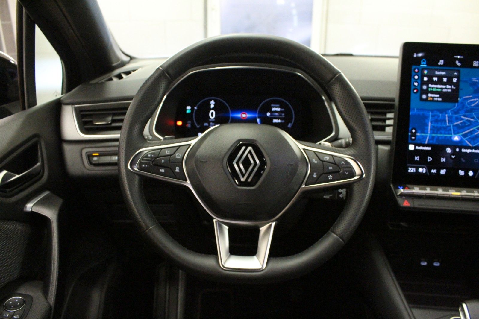 Fahrzeugabbildung Renault Captur Mild Hybrid 160 EDC Techno *Ganzjahresrei