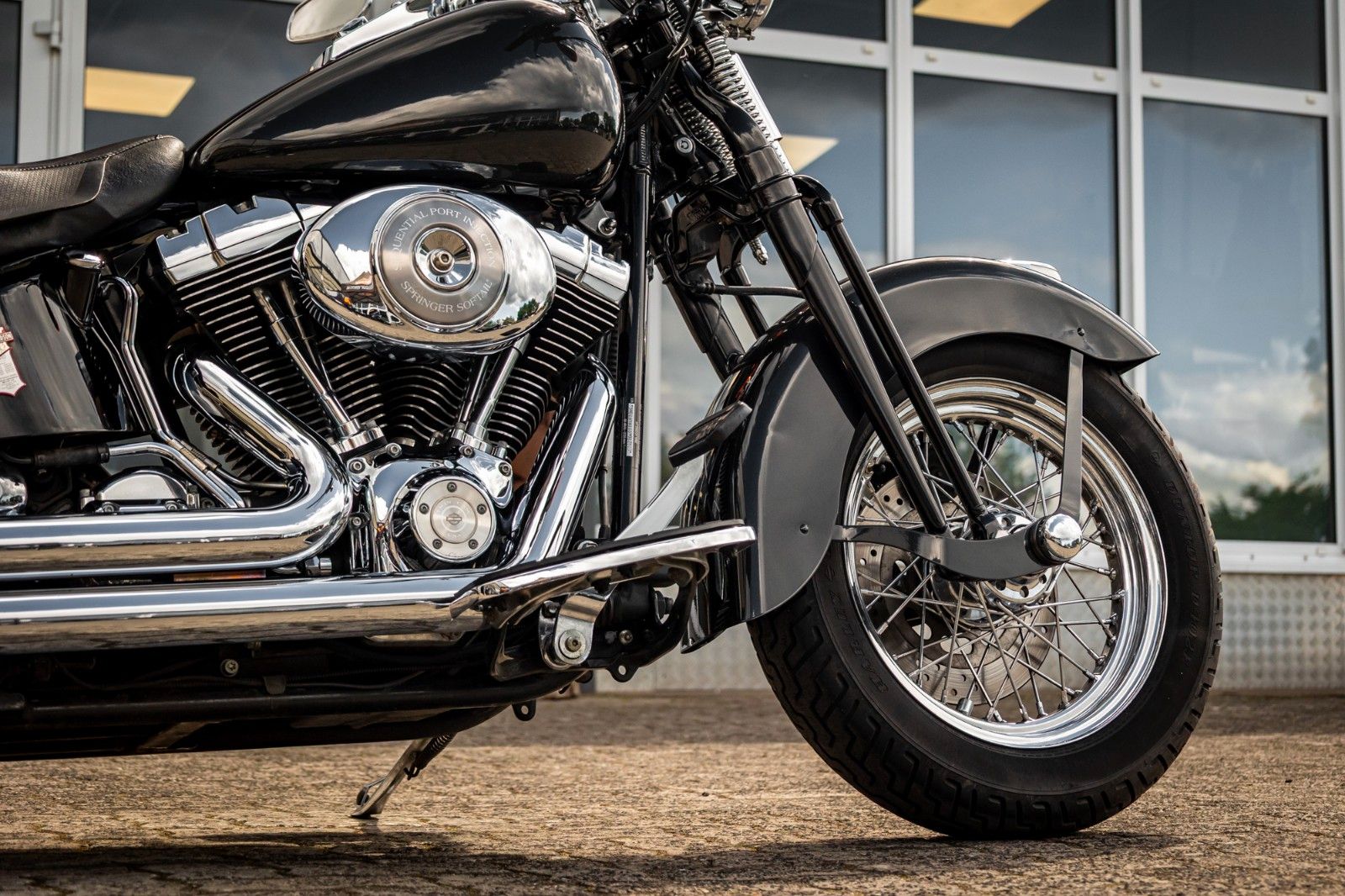 Fahrzeugabbildung Harley-Davidson FLSTSCI Springer Classic - Vance & Hines -