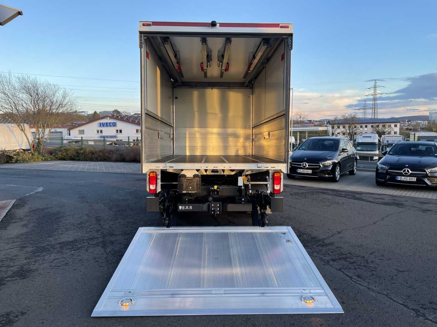 Fahrzeugabbildung Iveco Daily 70C18 HA8 *LBW*Schwenkwandkoffer*