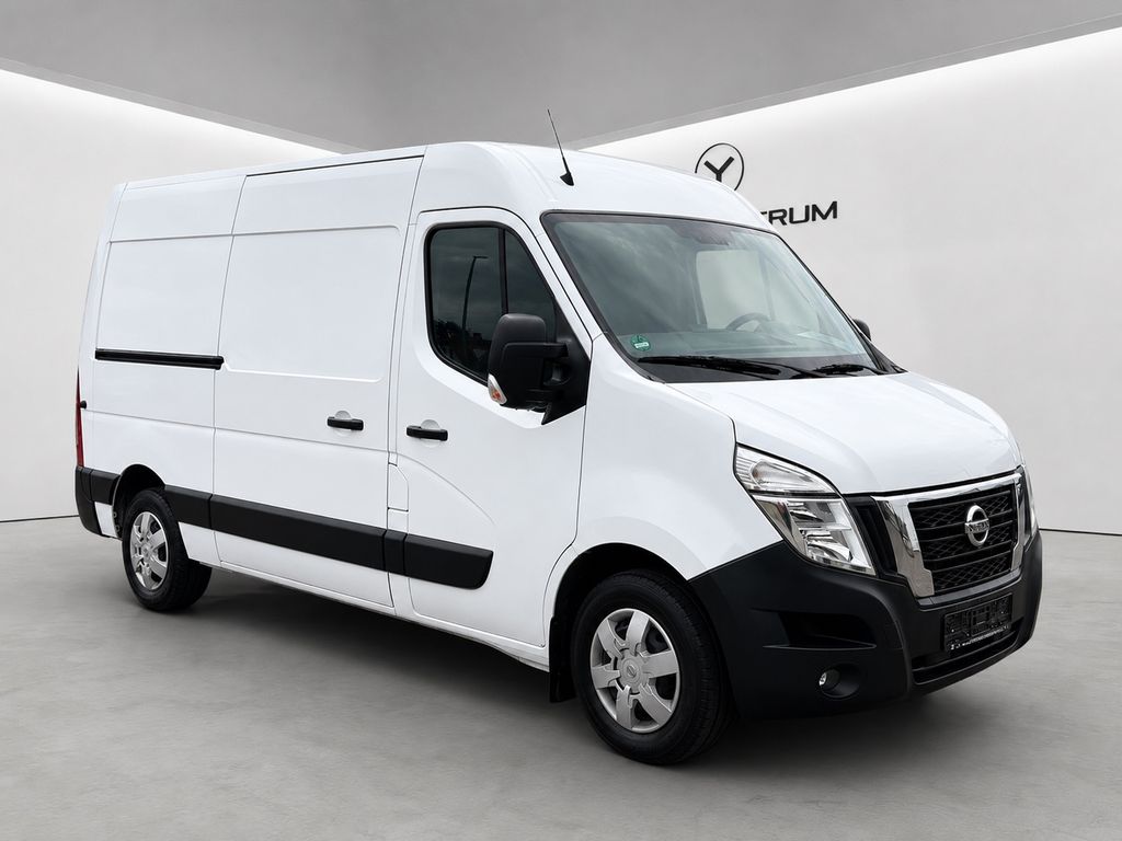 2022 Nissan NV400