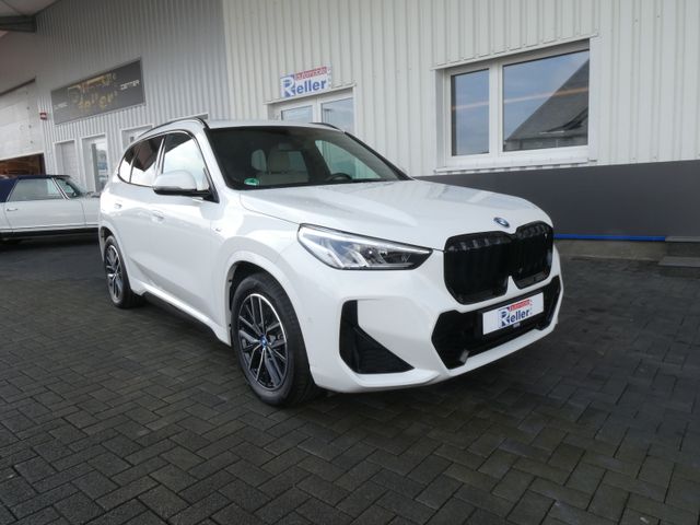 BMW iX1 30 xDrive M Sport Panorama