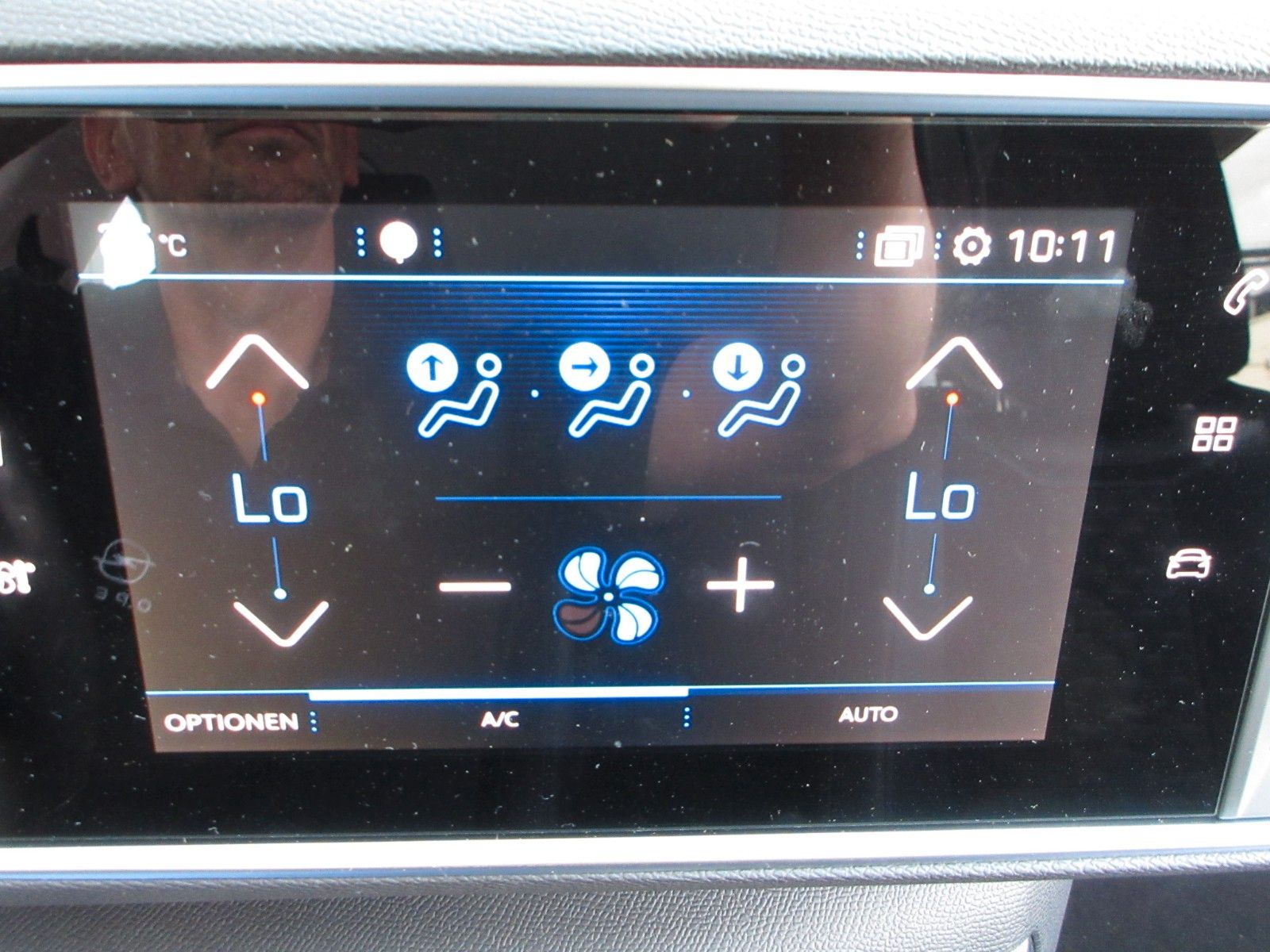 Fahrzeugabbildung Peugeot 308 Allure 1.2T LED/NAVI/R´CAM/PDC/VIRTUAL